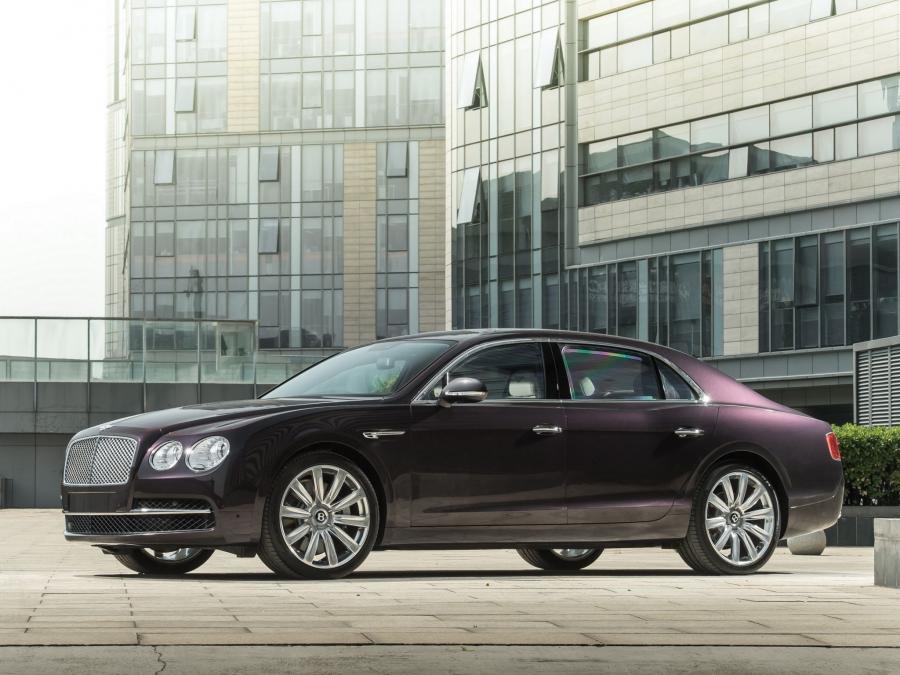  Bentley Flying Spur 2013 года  (фото 27 из 33)